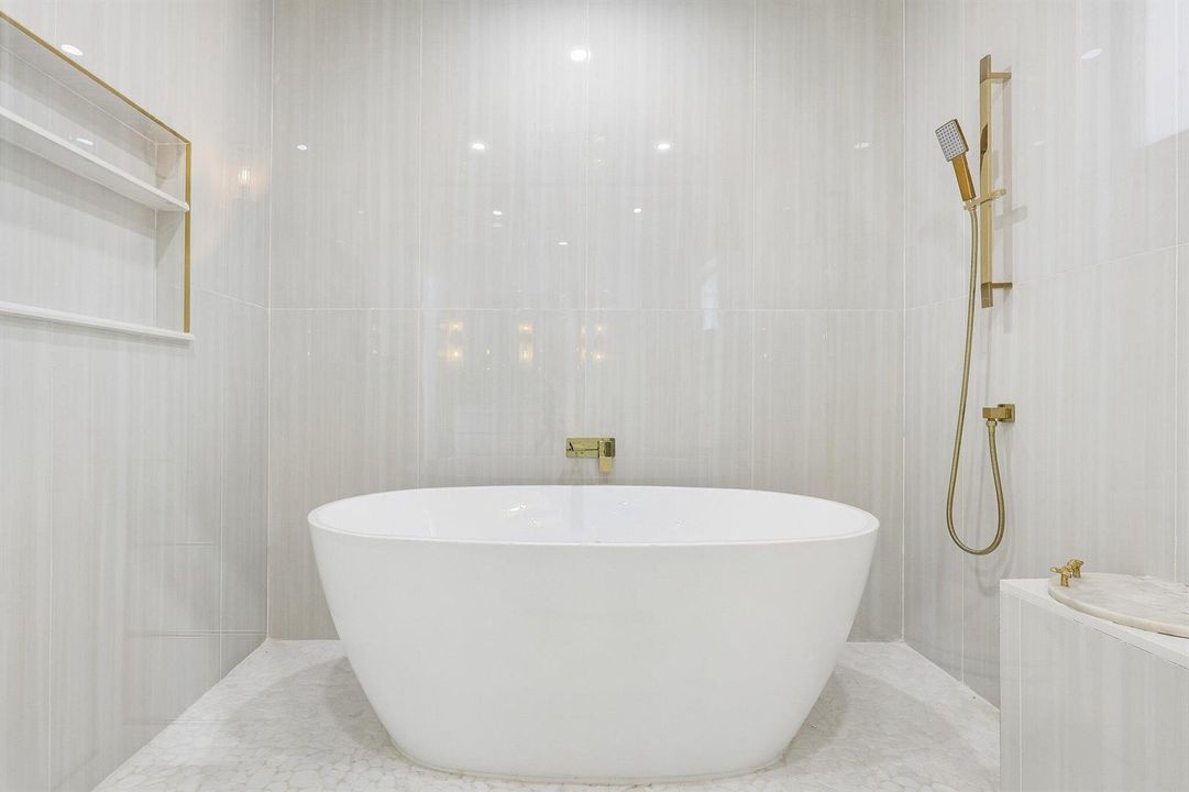 31-web-or-mls-SE 9th Ave-S1208-031