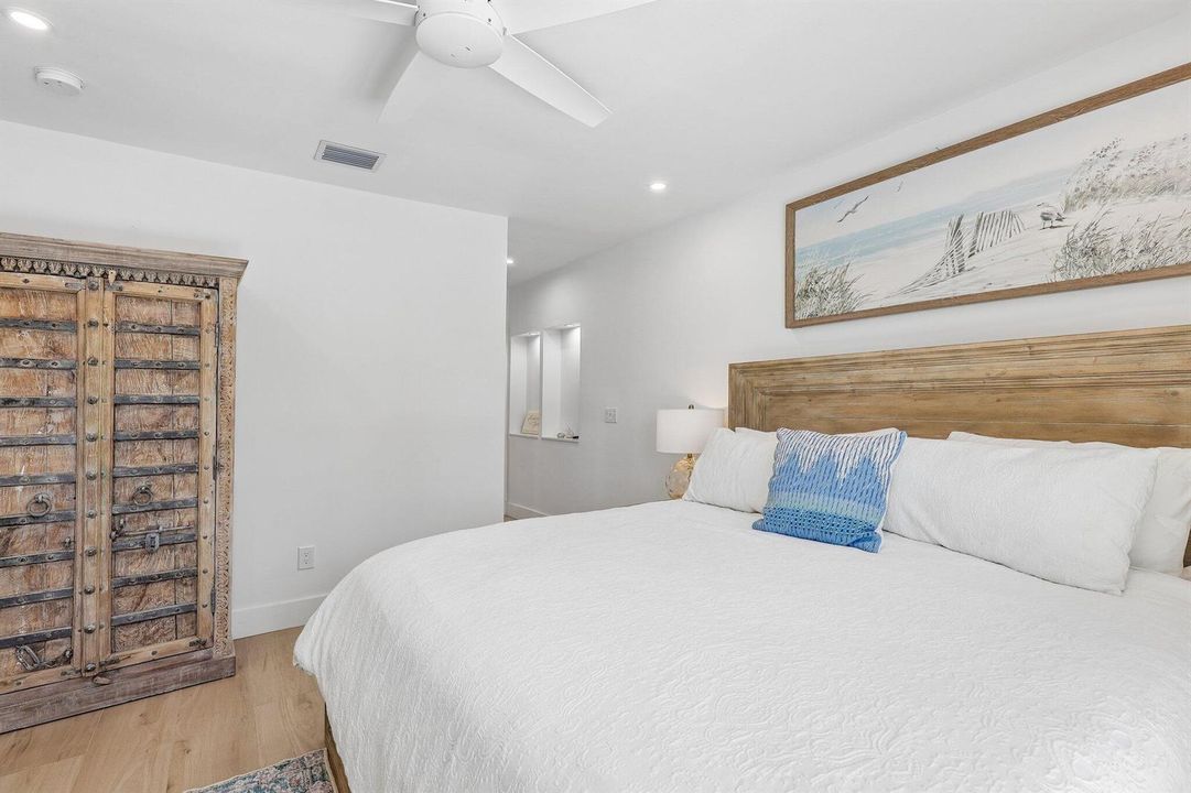 25-web-or-mls-SE 9th Ave-S1208-025