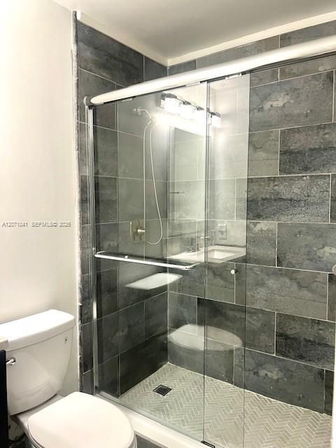 For Rent: $2,450 (3 beds, 2 baths, 1305 Square Feet)