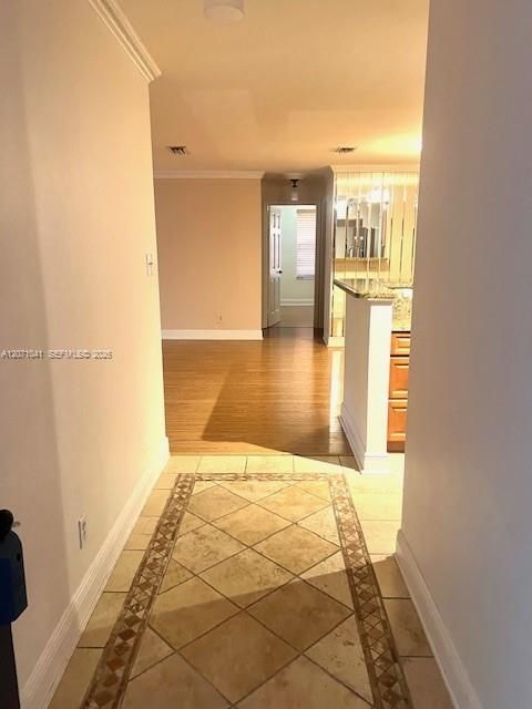 For Rent: $2,450 (3 beds, 2 baths, 1305 Square Feet)