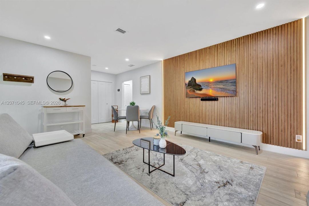 For Rent: $2,200 (1 beds, 1 baths, 650 Square Feet)