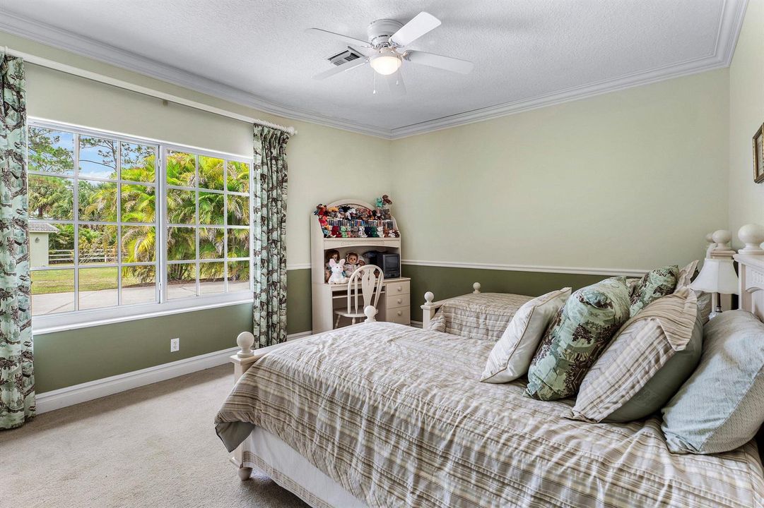 025-2749ARoad-LoxahatcheeGroves-FL-33470