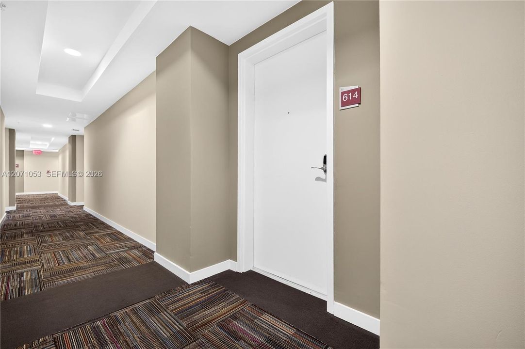 For Rent: $2,450 (1 beds, 1 baths, 686 Square Feet)