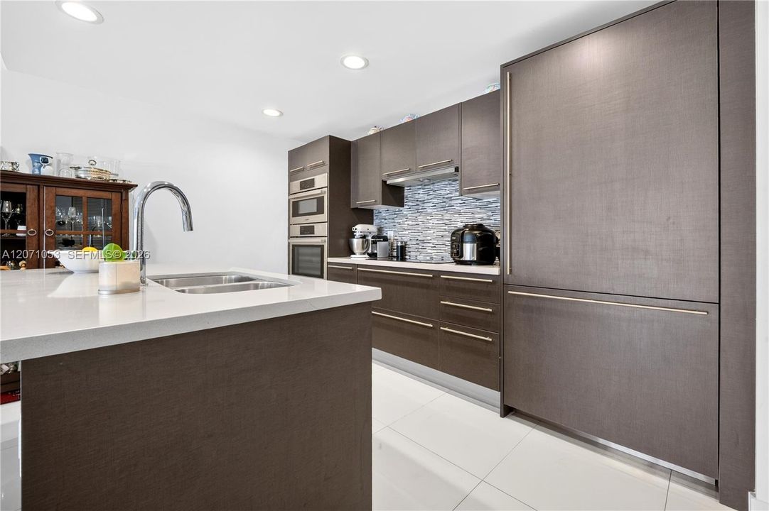 For Rent: $2,450 (1 beds, 1 baths, 686 Square Feet)