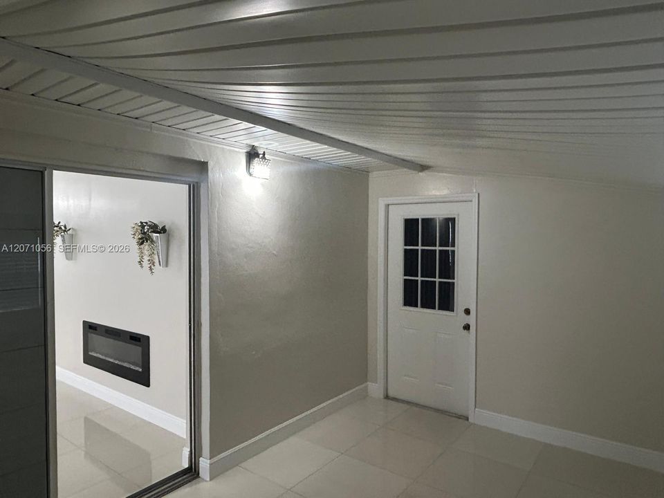For Sale: $479,900 (3 beds, 1 baths, 1058 Square Feet)