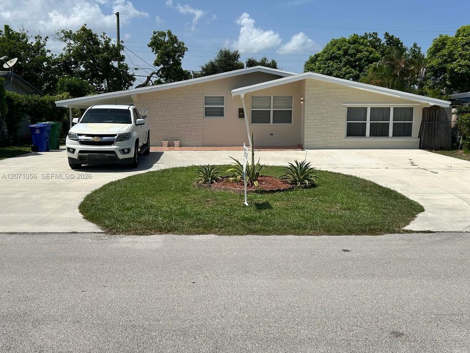 For Sale: $479,900 (3 beds, 1 baths, 1058 Square Feet)