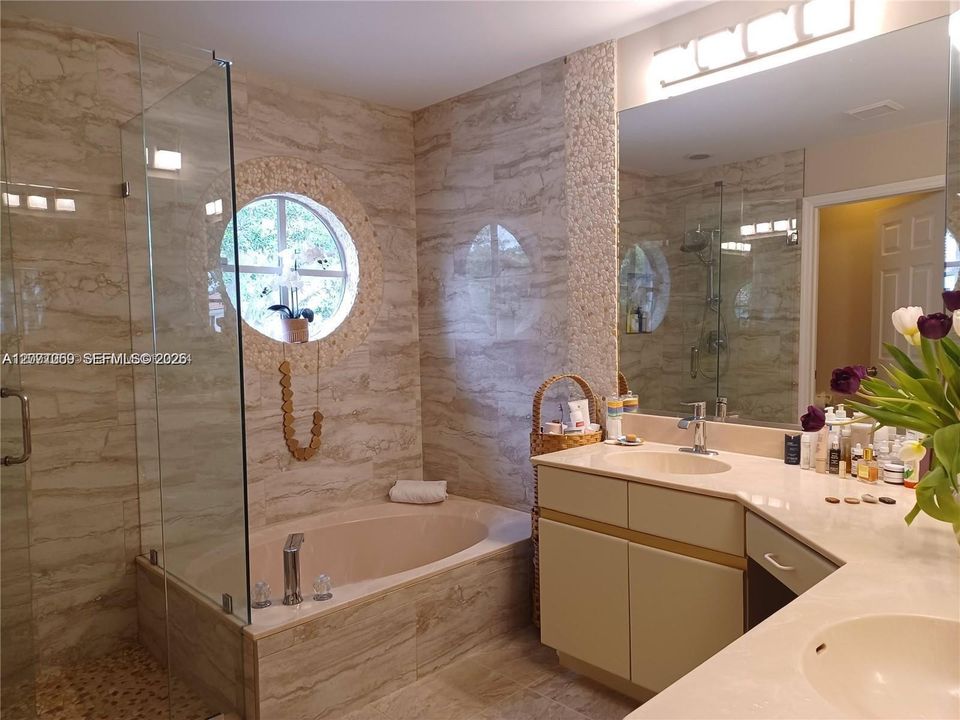 For Sale: $680,000 (3 beds, 2 baths, 1789 Square Feet)