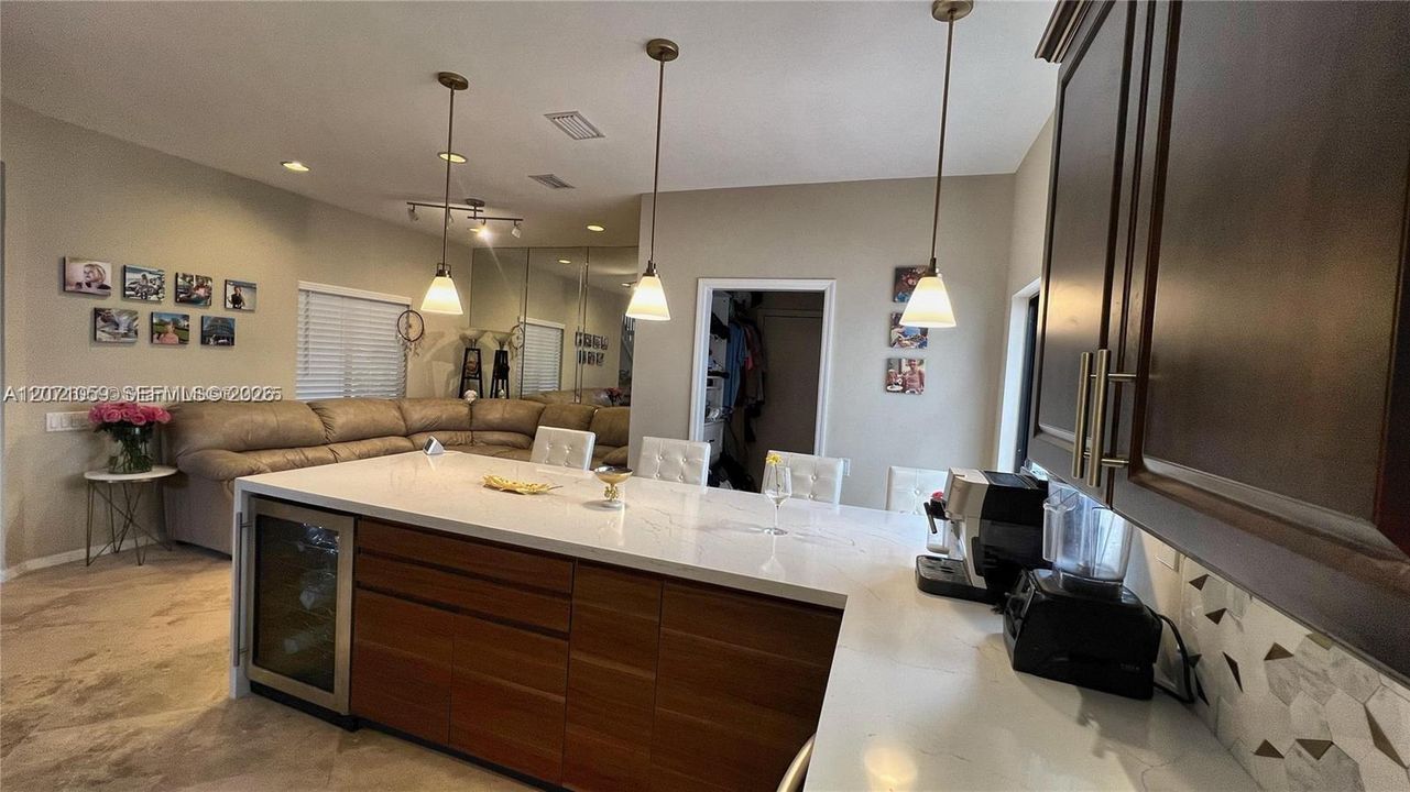 For Sale: $680,000 (3 beds, 2 baths, 1789 Square Feet)
