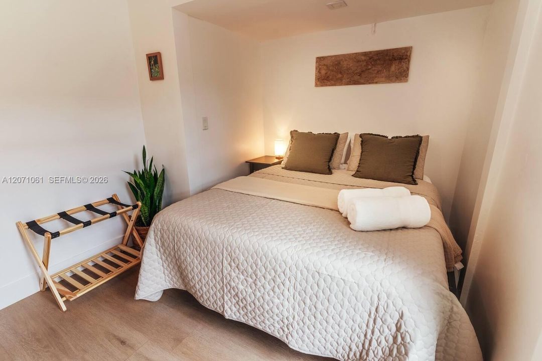 For Sale: $680,000 (3 beds, 2 baths, 1475 Square Feet)