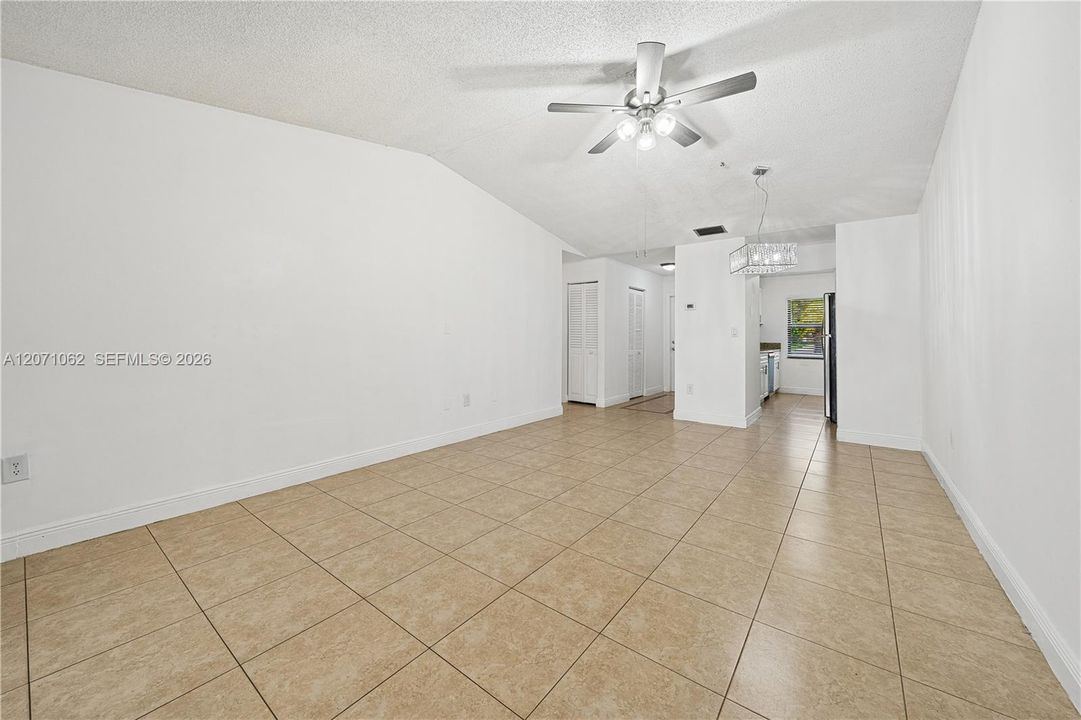 For Sale: $465,000 (2 beds, 2 baths, 1028 Square Feet)