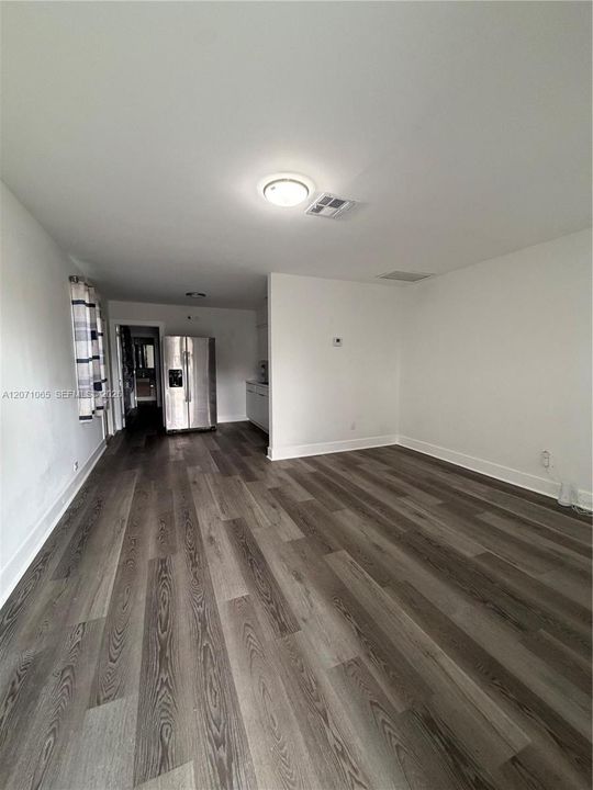 В аренду: $1,900 (1 спален, 1 ванн, 2567 Квадратных фут)