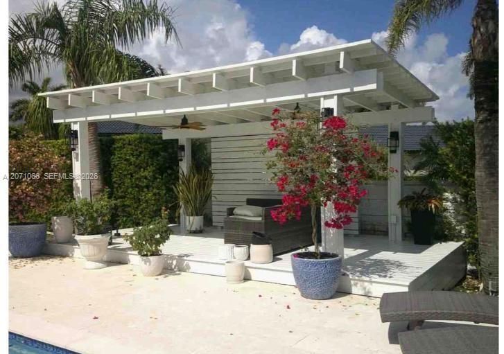En Venta: $1,599,000 (5 camas, 4 baños, 2612 Pies cuadrados)