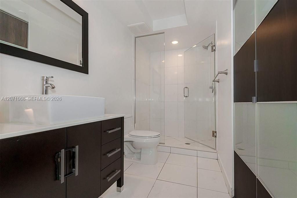 В аренду: $4,200 (2 спален, 2 ванн, 1200 Квадратных фут)