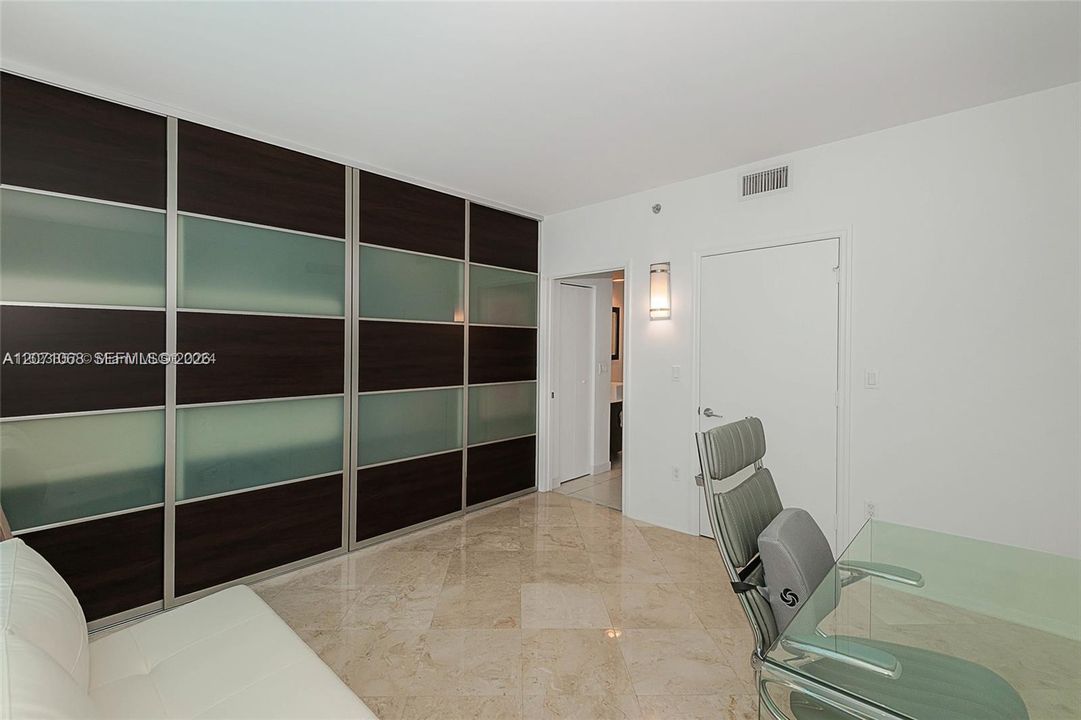В аренду: $4,200 (2 спален, 2 ванн, 1200 Квадратных фут)