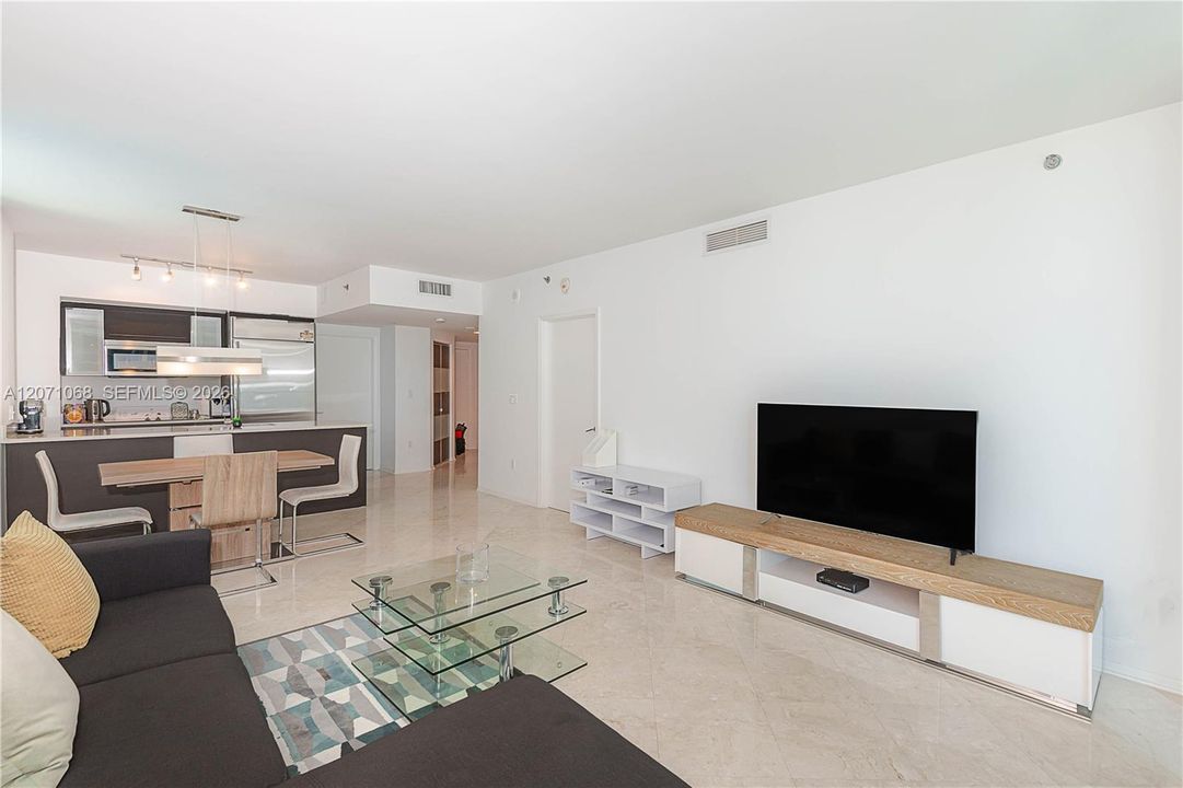 В аренду: $4,200 (2 спален, 2 ванн, 1200 Квадратных фут)