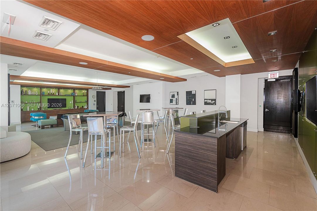 В аренду: $4,200 (2 спален, 2 ванн, 1200 Квадратных фут)