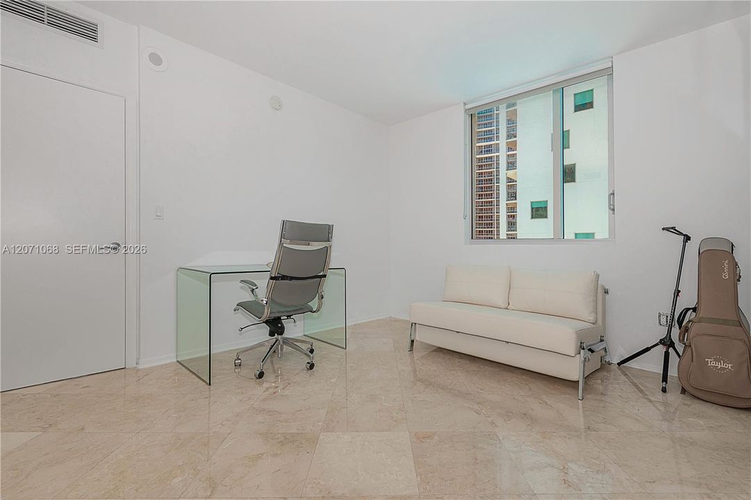 В аренду: $4,200 (2 спален, 2 ванн, 1200 Квадратных фут)