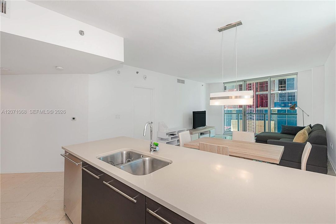 В аренду: $4,200 (2 спален, 2 ванн, 1200 Квадратных фут)