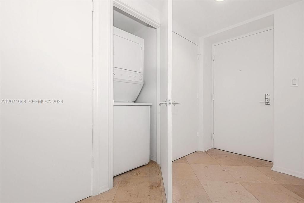 В аренду: $4,200 (2 спален, 2 ванн, 1200 Квадратных фут)