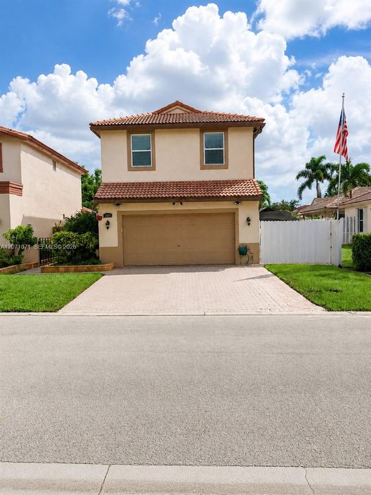 For Rent: $3,950 (4 beds, 2 baths, 1808 Square Feet)