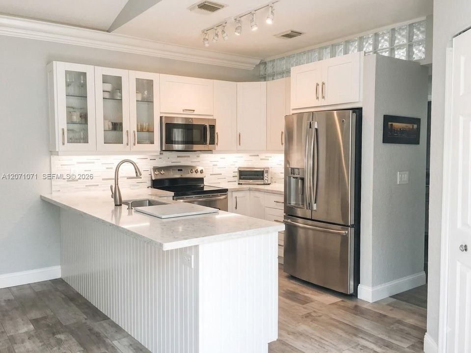 For Rent: $3,950 (4 beds, 2 baths, 1808 Square Feet)