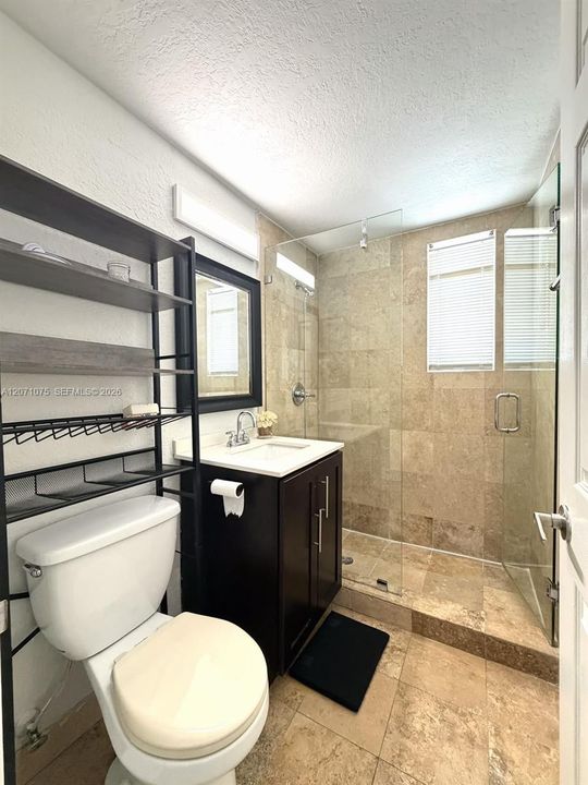 For Rent: $2,000 (1 beds, 1 baths, 592 Square Feet)