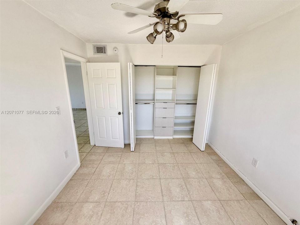 For Rent: $2,090 (2 beds, 1 baths, 692 Square Feet)