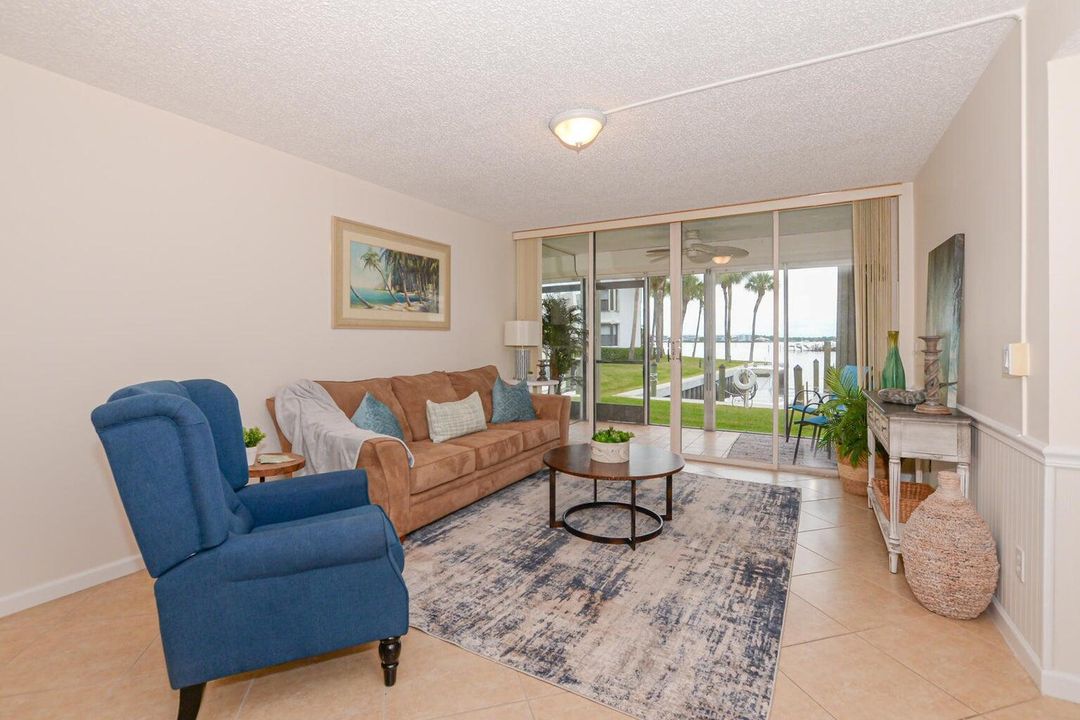 Living room 1