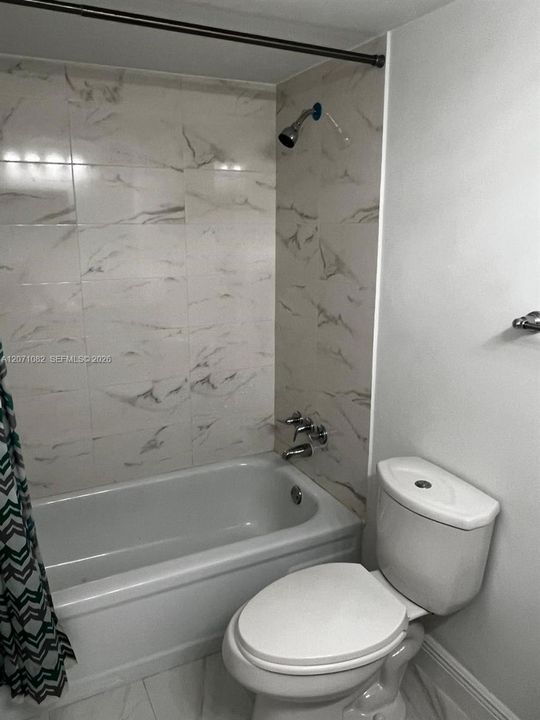 For Rent: $2,100 (2 beds, 1 baths, 924 Square Feet)