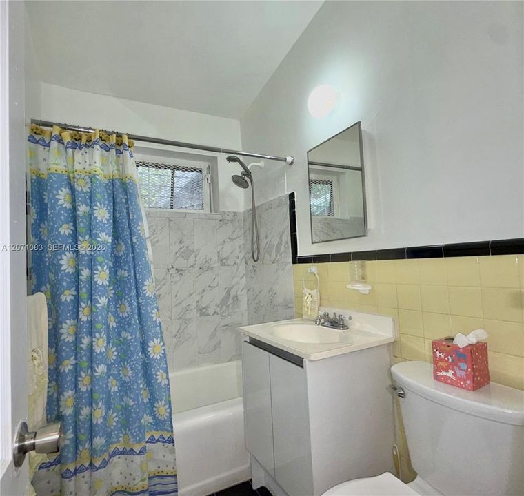 For Sale: $469,900 (2 beds, 1 baths, 1296 Square Feet)