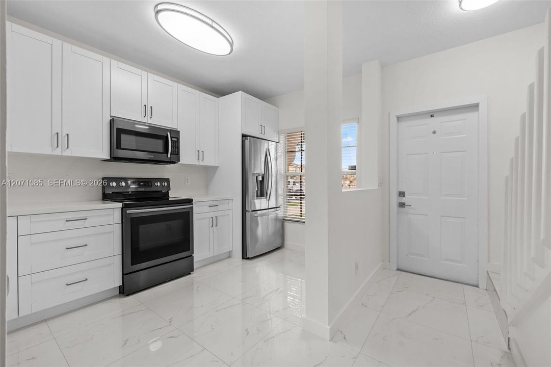 For Rent: $2,800 (2 beds, 2 baths, 1120 Square Feet)