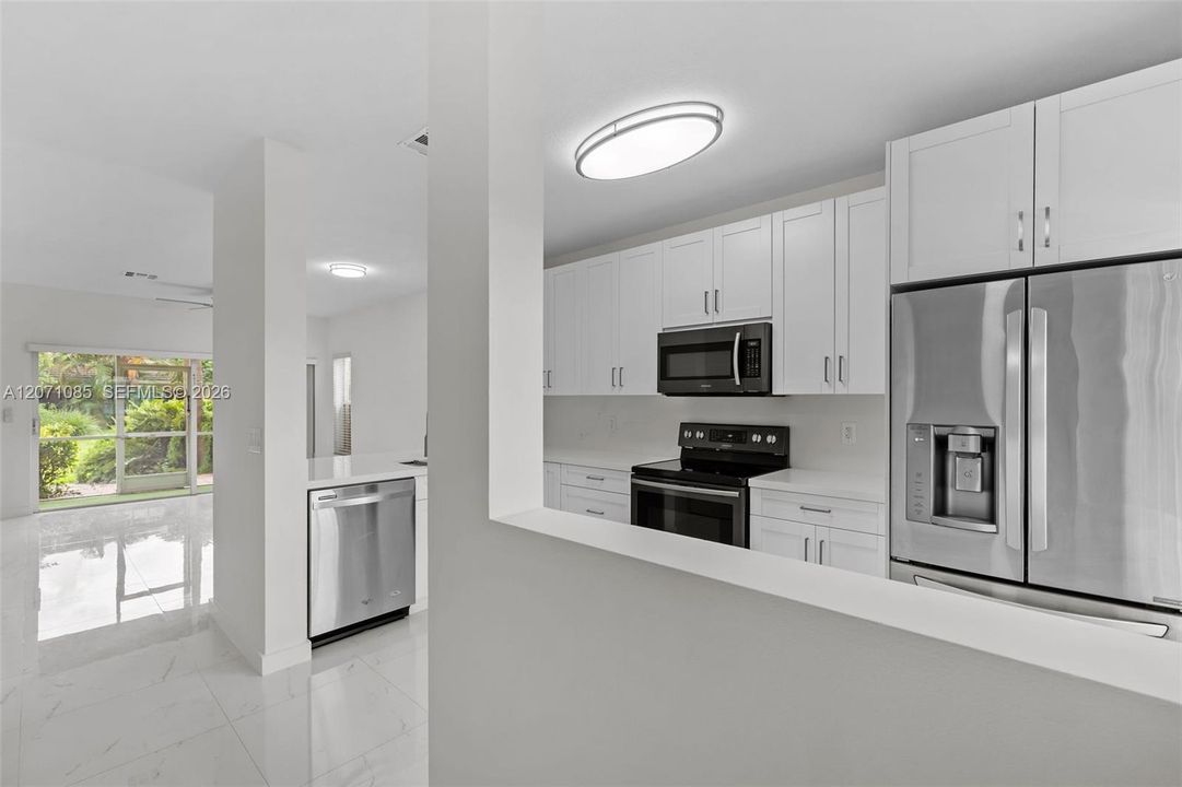 For Rent: $2,800 (2 beds, 2 baths, 1120 Square Feet)