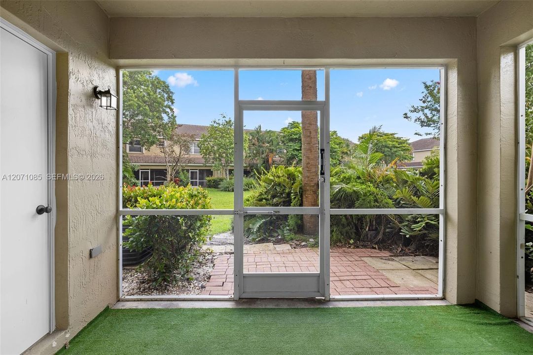 For Rent: $2,800 (2 beds, 2 baths, 1120 Square Feet)