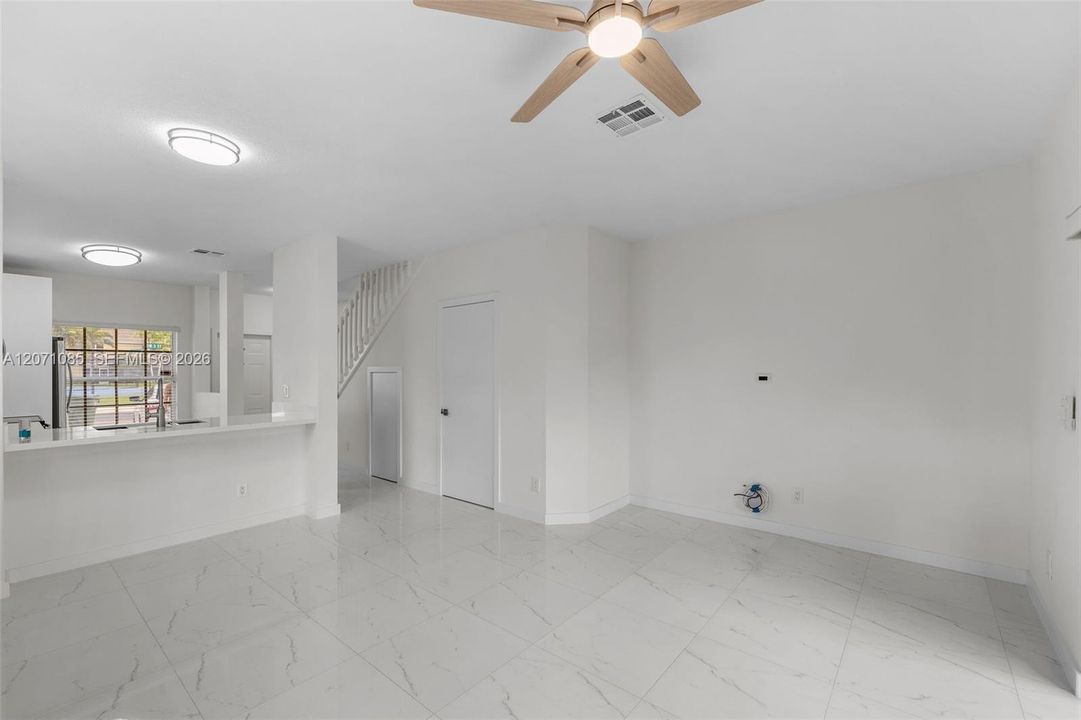 For Rent: $2,800 (2 beds, 2 baths, 1120 Square Feet)