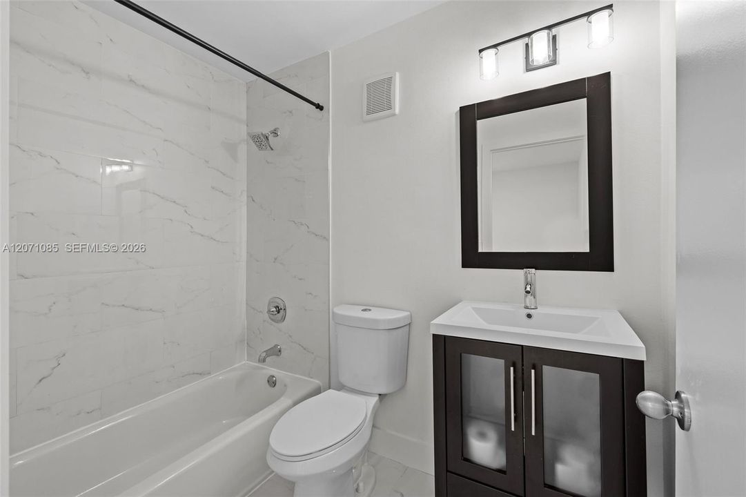 For Rent: $2,800 (2 beds, 2 baths, 1120 Square Feet)