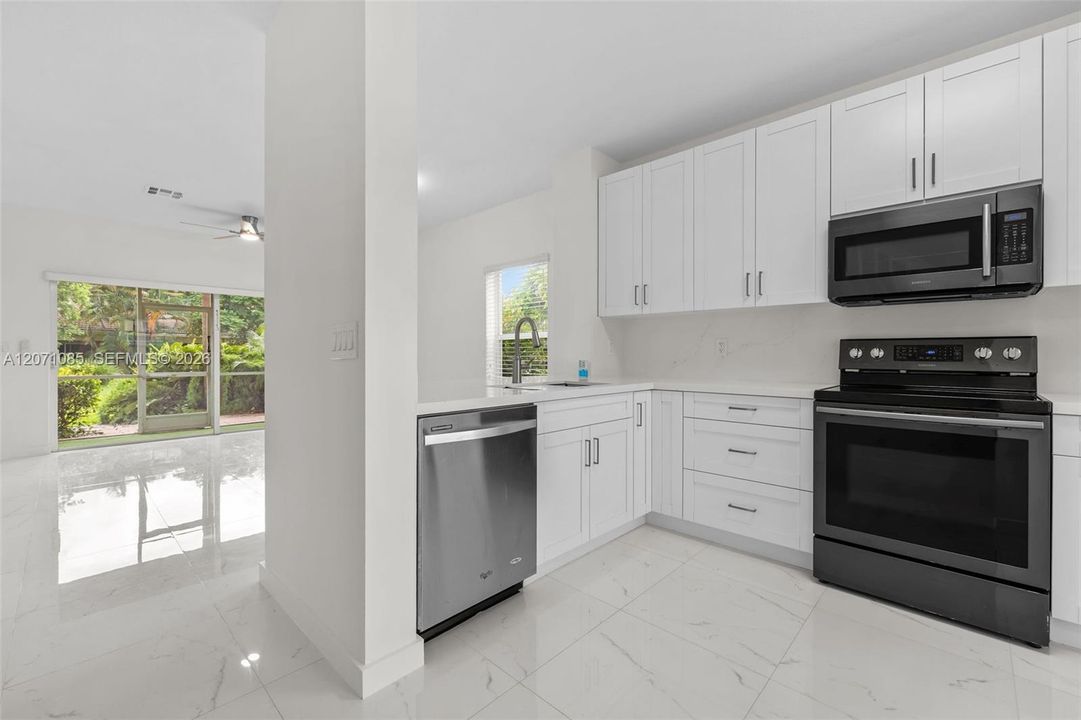 For Rent: $2,800 (2 beds, 2 baths, 1120 Square Feet)