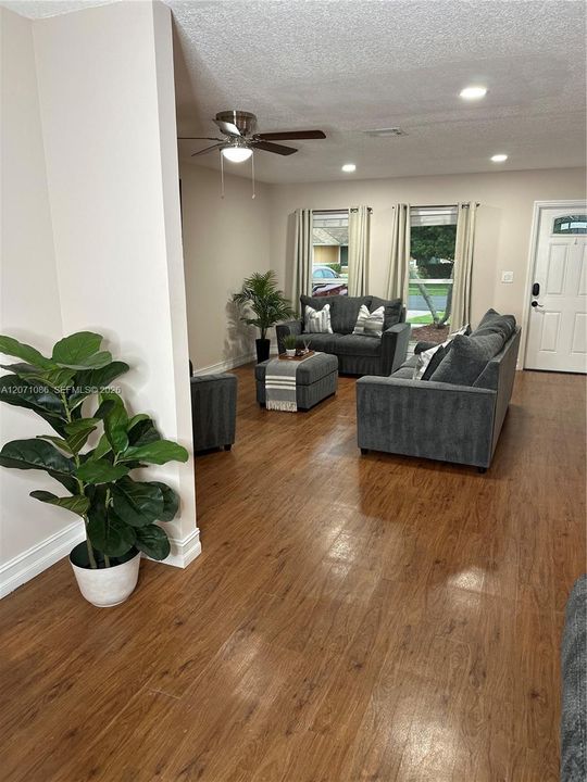 For Sale: $520,000 (3 beds, 2 baths, 1322 Square Feet)