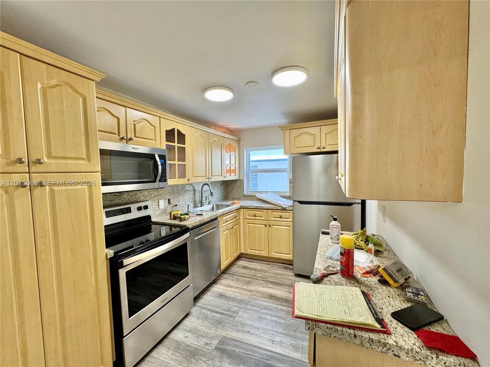 For Rent: $2,950 (1 beds, 1 baths, 845 Square Feet)