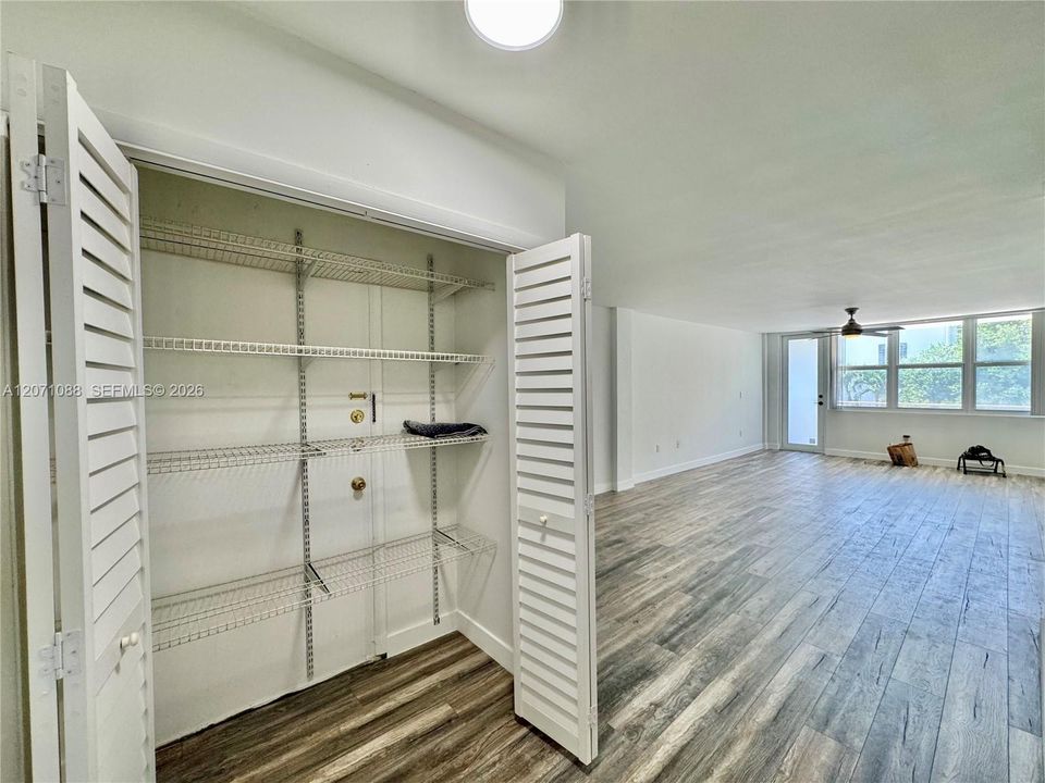 For Rent: $2,950 (1 beds, 1 baths, 845 Square Feet)