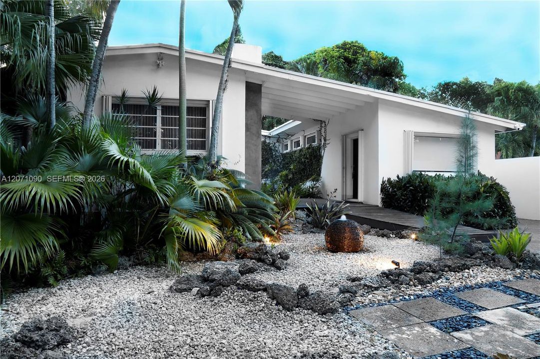 For Rent: $21,000 (5 beds, 4 baths, 3160 Square Feet)