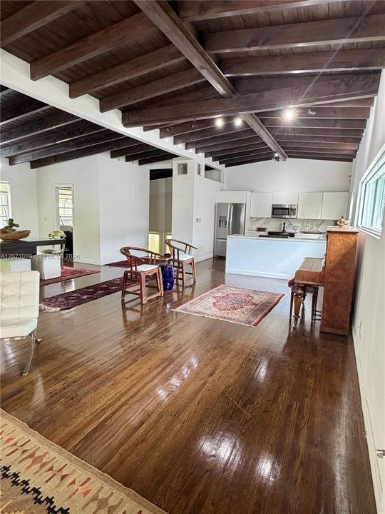 For Rent: $21,000 (5 beds, 4 baths, 3160 Square Feet)