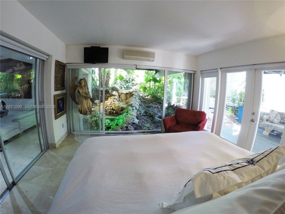 For Rent: $21,000 (5 beds, 4 baths, 3160 Square Feet)