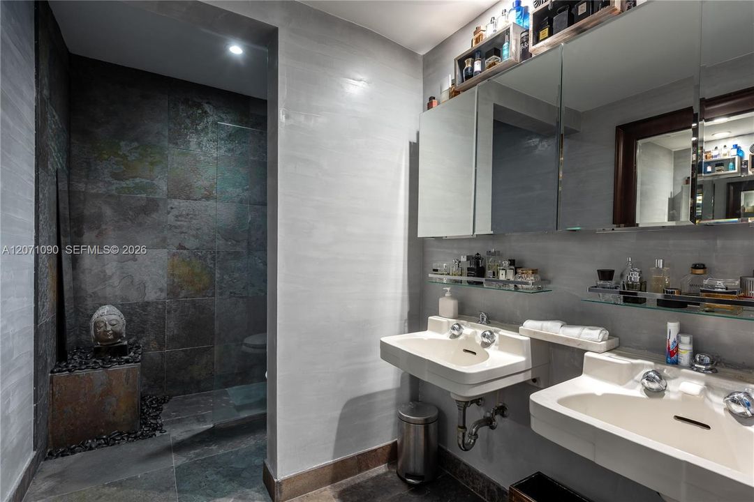 For Rent: $21,000 (5 beds, 4 baths, 3160 Square Feet)