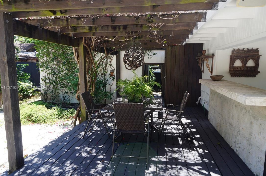 For Rent: $21,000 (5 beds, 4 baths, 3160 Square Feet)