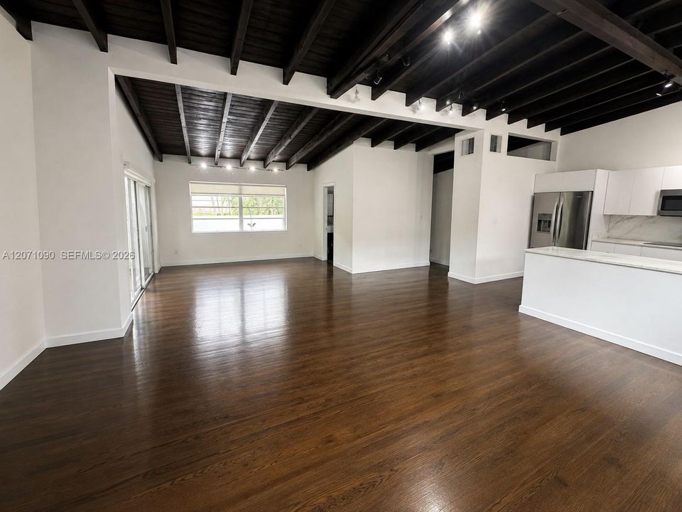 For Rent: $21,000 (5 beds, 4 baths, 3160 Square Feet)