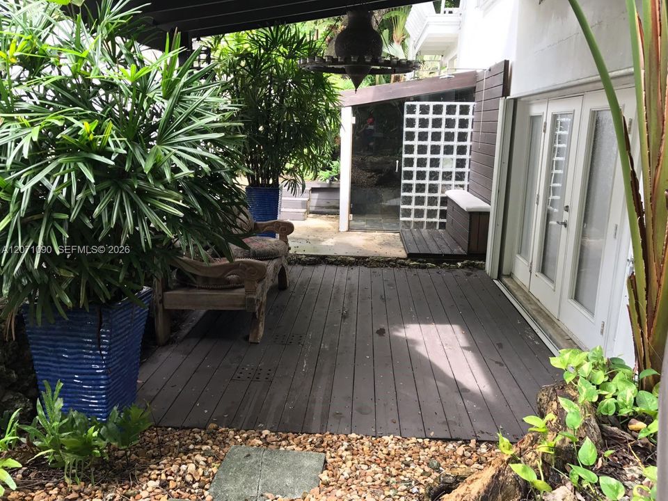 For Rent: $21,000 (5 beds, 4 baths, 3160 Square Feet)