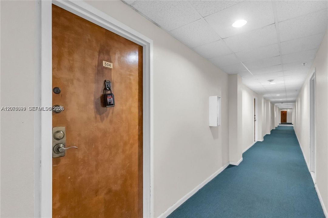 For Rent: $2,100 (2 beds, 2 baths, 935 Square Feet)