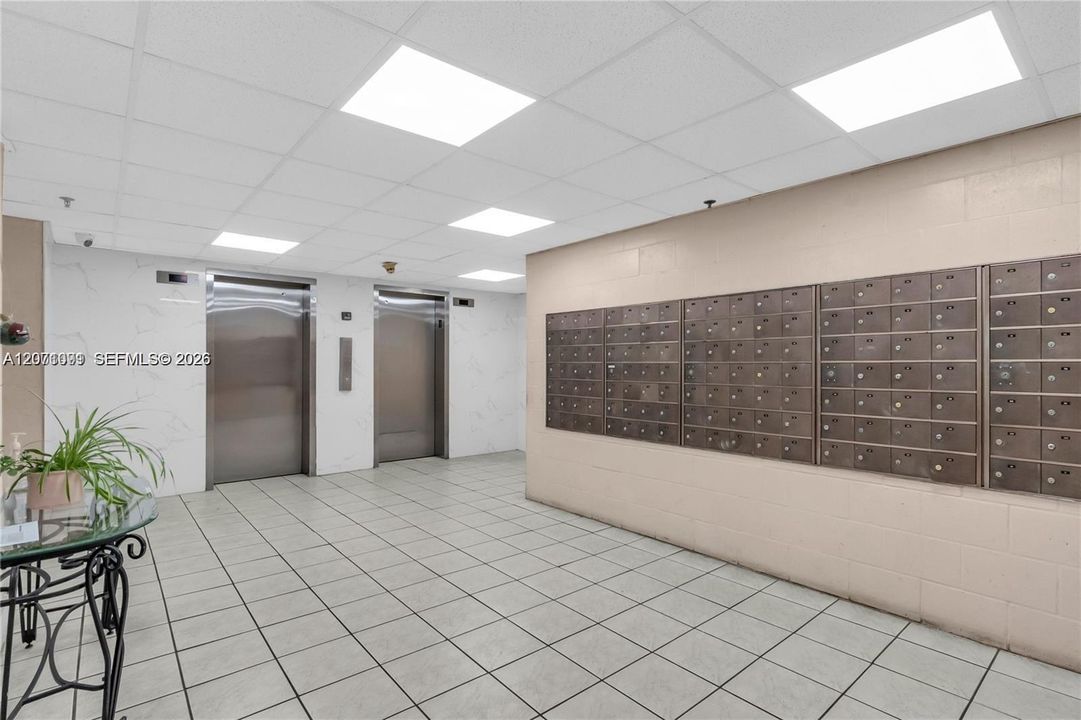 For Rent: $2,100 (2 beds, 2 baths, 935 Square Feet)