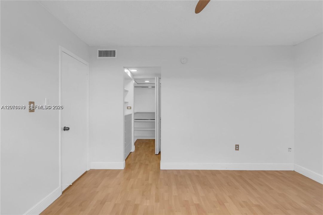 For Rent: $2,100 (2 beds, 2 baths, 935 Square Feet)