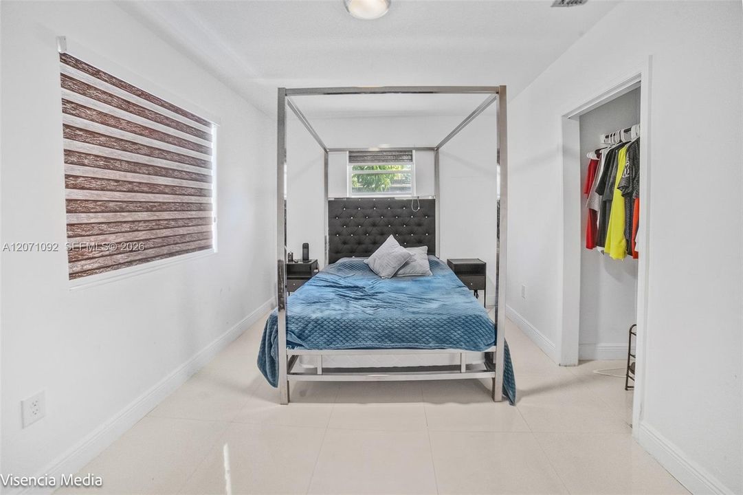 For Sale: $385,000 (2 beds, 1 baths, 768 Square Feet)